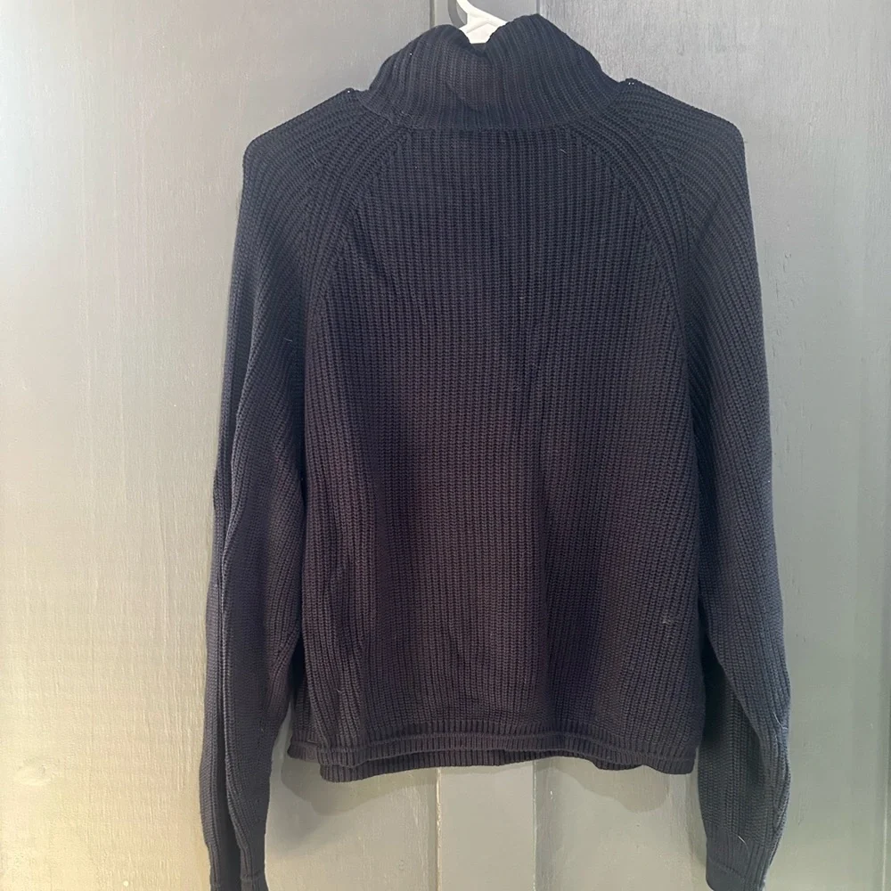 Lululemon Sweater - 8 - Navy - Picture 5 of 5